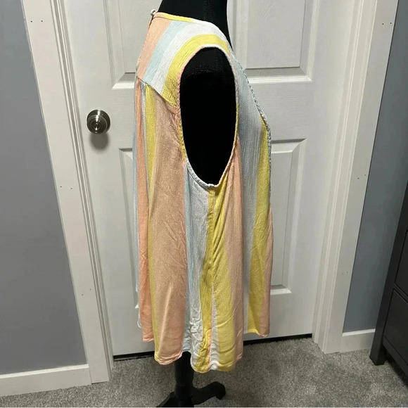 Torrid  Top - Picture 2 of 5